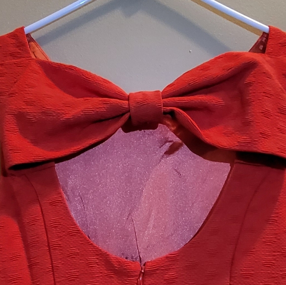 Scarlet Bow Dress - Picture 7 of 7